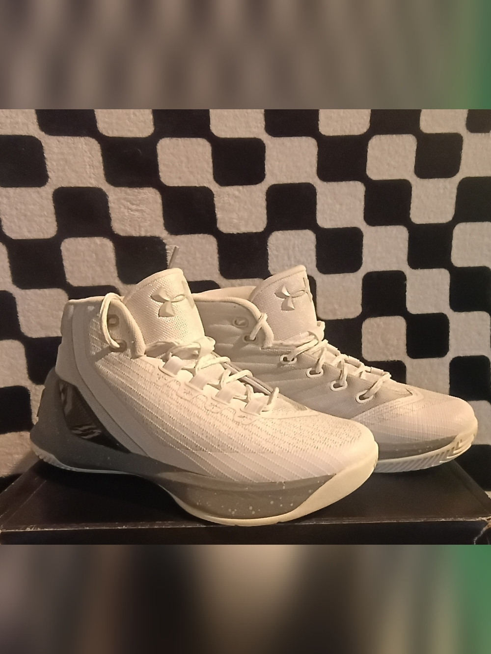 Under Armour Curry 3 "White Silver" - Youth Size 5.5Y/7W (1274061-101)